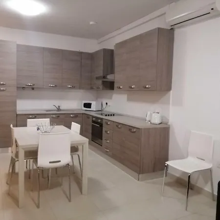 Arturo Mercieqa 3 Apartment *